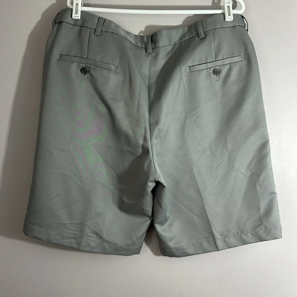 Haggar Regular Fit, Flat Front, Expandable Waistband Gray Men’s 38